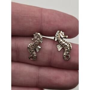 925 Silver Seahorse Stud Earrings Beachy Nautical Fantasy Ocean Theme